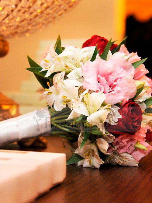 Bouquet astromelias y Rosas