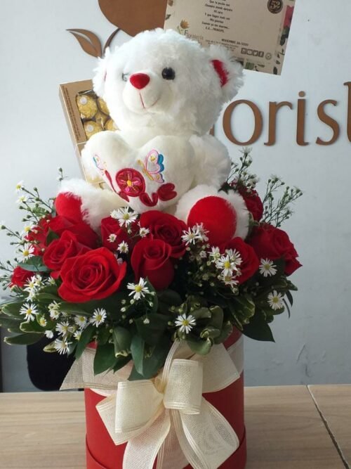 Caja romántica con chocolates y peluche