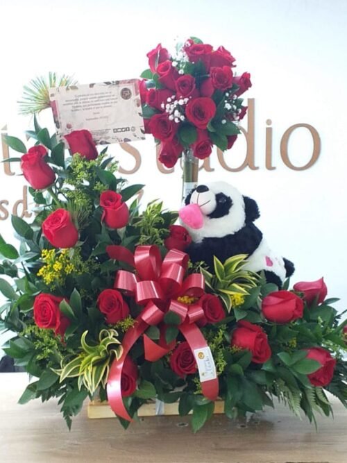 Encanto de rosas con peluche