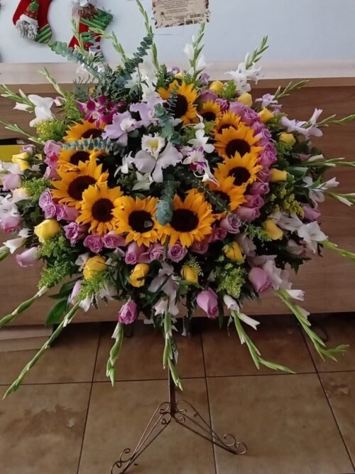 Fúnebre Base alta 6 Rosas y Girasoles