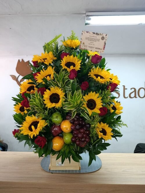 Detalle con Flores y Frutas